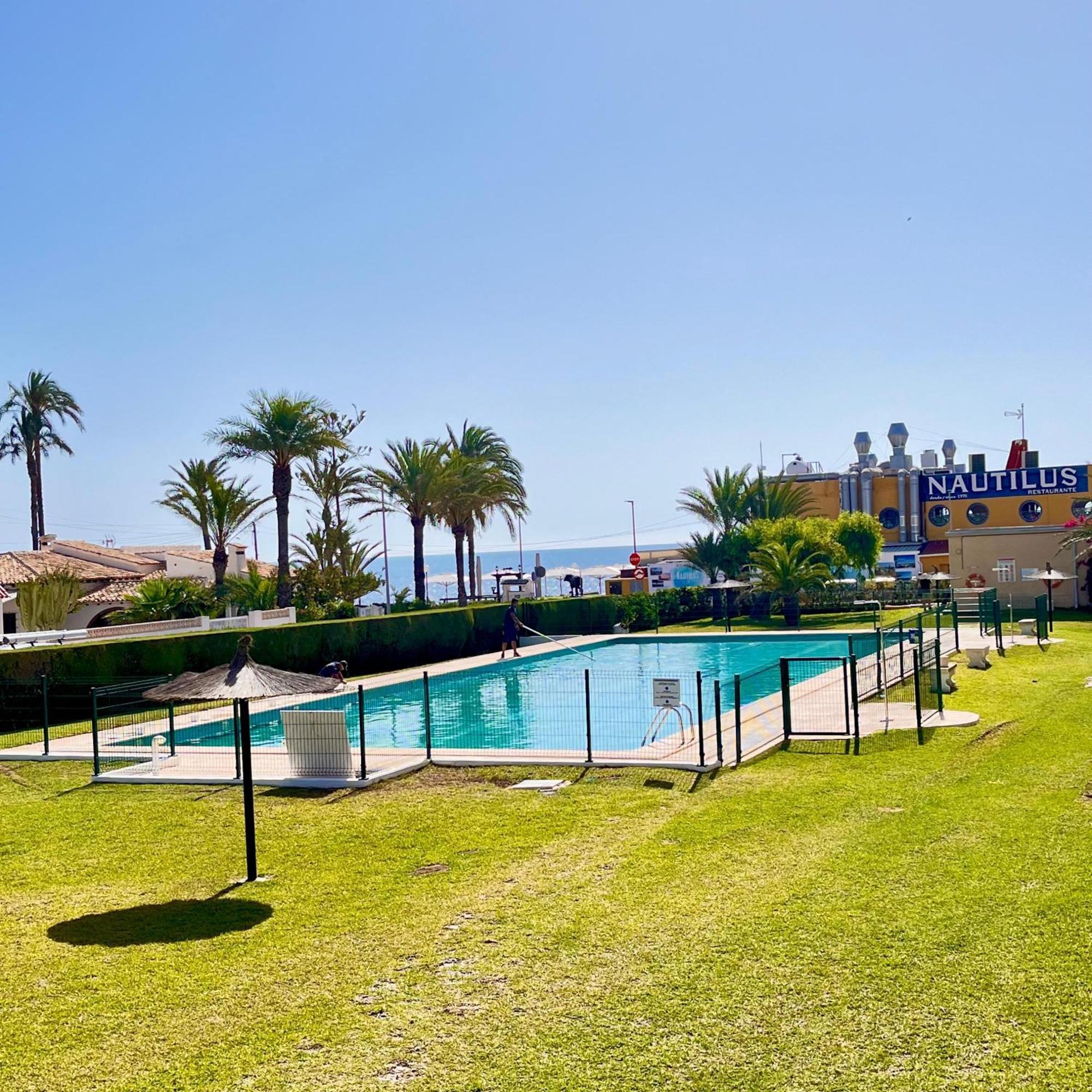 Sea View Apartment Beach Front Punta Prima トレビエハ エクステリア 写真